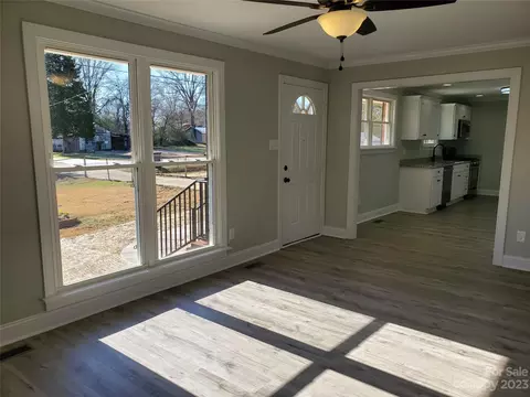 205 E 27th St, Kannapolis, NC 28083 photo 5