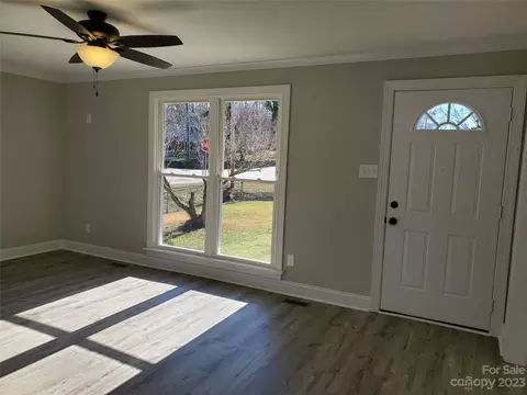 205 E 27th St, Kannapolis, NC 28083 photo 3