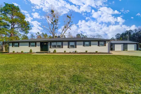 6700 Stevens Mill Rd, Matthews, NC 28104