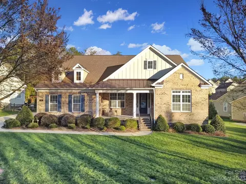 320 Monteray Oaks Cir, Fort Mill, SC 29715