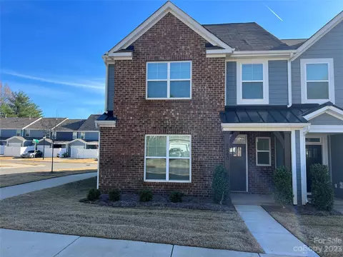 2240 Blewett Dr, Charlotte, NC 28269