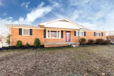 3405 Cinderella Dr, Dallas, NC 28034