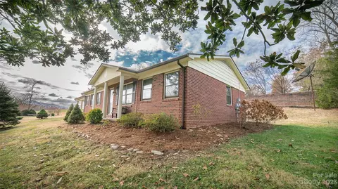 334 Crawley Dr, Morganton, NC 28655
