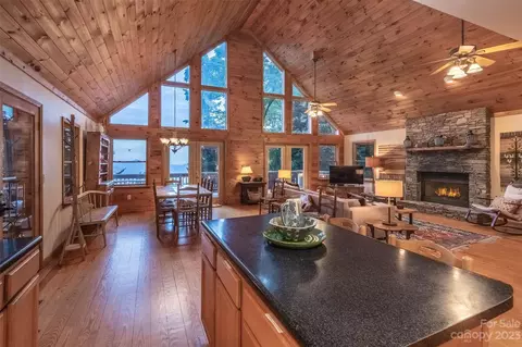 635 Spruce Patch Ln, Sylva, NC 28779 photo 17
