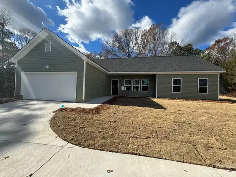 107 Wildwood Rd, Great Falls, SC 29055