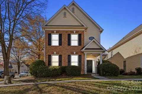 20221 Harroway Dr, Cornelius, NC 28031