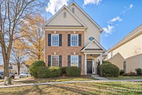 20221 Harroway Dr, Cornelius, NC 28031 photo 2