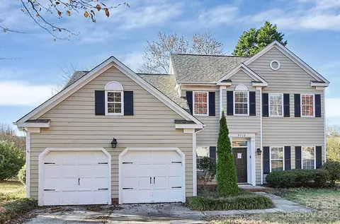 9718 Little River Ct, Matthews, NC 28105