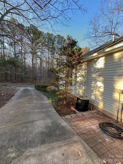 2975 Kay St, Conover, NC 28613 photo 37