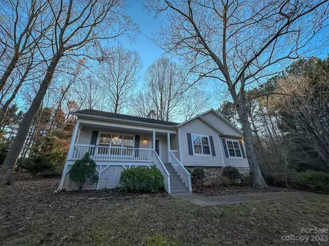2975 Kay St, Conover, NC 28613