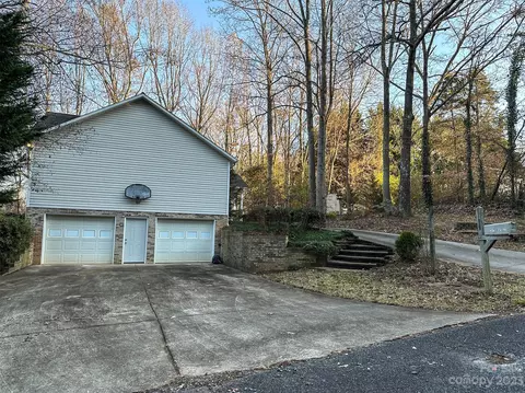 2975 Kay St, Conover, NC 28613 photo 3