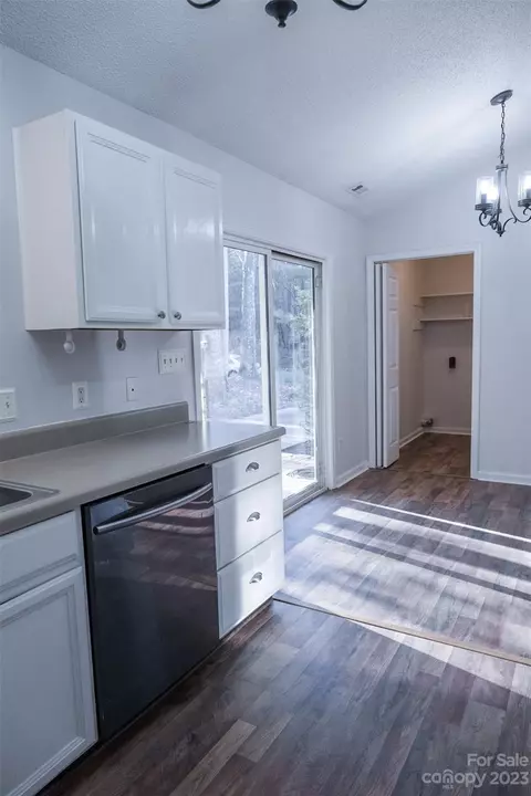 2975 Kay St, Conover, NC 28613 photo 7