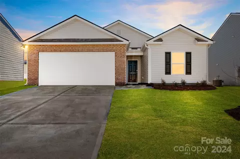 89 Farmwood Trl, Waynesville, NC 28786