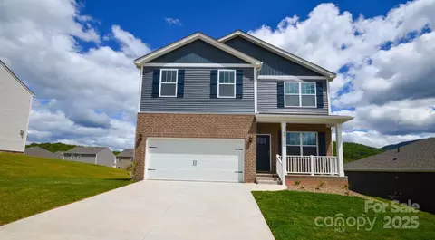 60 Farmwood Trl, Waynesville, NC 28786
