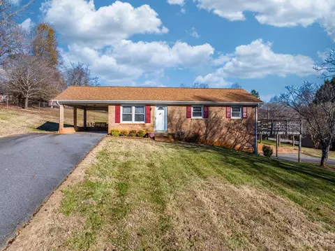 3630 Weyland Dr, Conover, NC 28613 photo 2