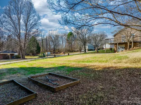 3630 Weyland Dr, Conover, NC 28613 photo 16