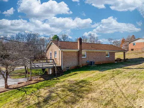 3630 Weyland Dr, Conover, NC 28613 photo 14