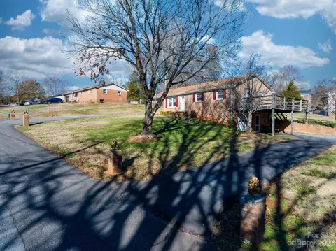 3630 Weyland Dr, Conover, NC 28613 photo 5