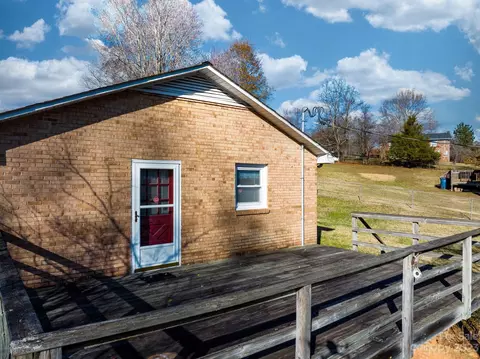 3630 Weyland Dr, Conover, NC 28613 photo 10