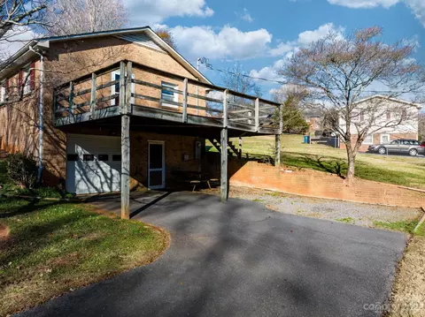 3630 Weyland Dr, Conover, NC 28613 photo 9