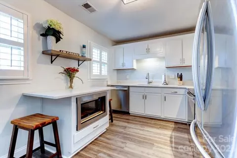 8328 Knights Bridge Rd, Charlotte, NC 28210