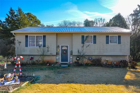 711 Wellwood Ave, Statesville, NC 28677
