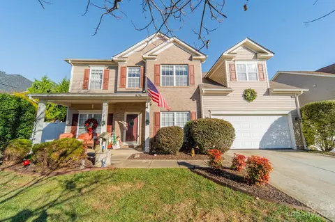 214 Golden Valley Dr, Mooresville, NC 28115