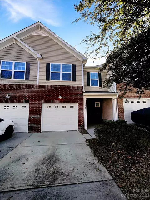 3245 Yarmouth Ln, Gastonia, NC 28056