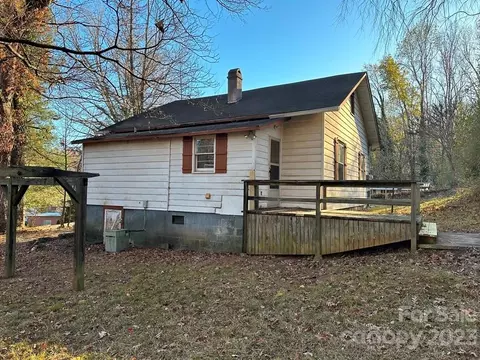 91 Beaver St, Tryon, NC 28782 photo 2