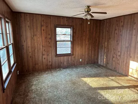 91 Beaver St, Tryon, NC 28782 photo 5