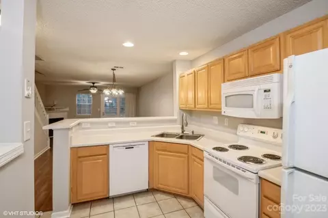 8334 Rudolph Rd, Charlotte, NC 28216