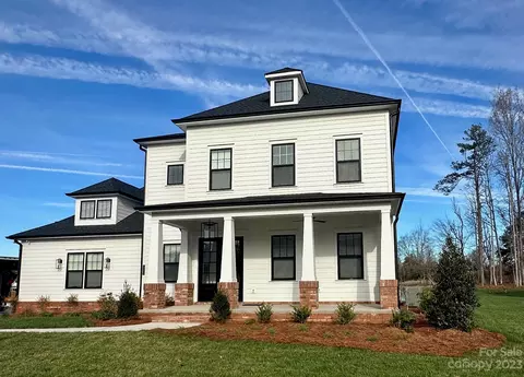 305 Braemar Dr, Weddington, NC 28104