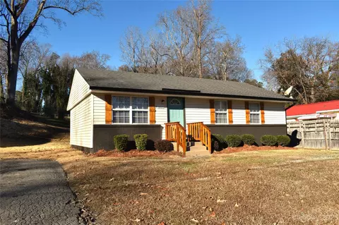 1063 Parkview Dr, Gastonia, NC 28054
