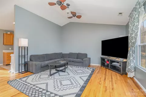 3017 Kay St, Conover, NC 28613 photo 9
