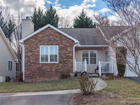 41 N Woodridge View 37 Ct #37, Hendersonville, NC 28791