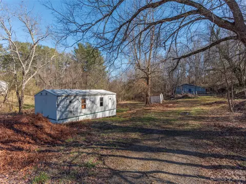 103 N Bear Creek Rd, Asheville, NC 28806