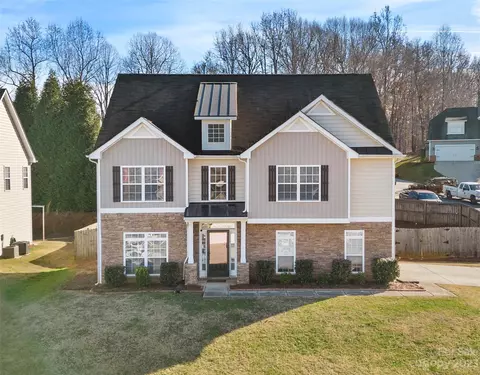 5100 Meadow Woods Dr, Lowell, NC 28098