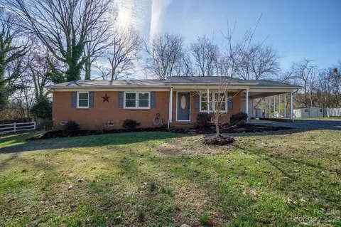 1370 Pressley Dr, Lincolnton, NC 28092