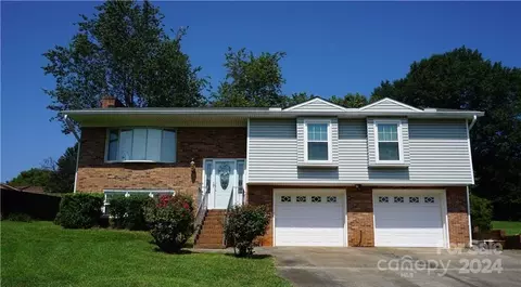 2043 Wallace Dairy Rd, Hickory, NC 28602