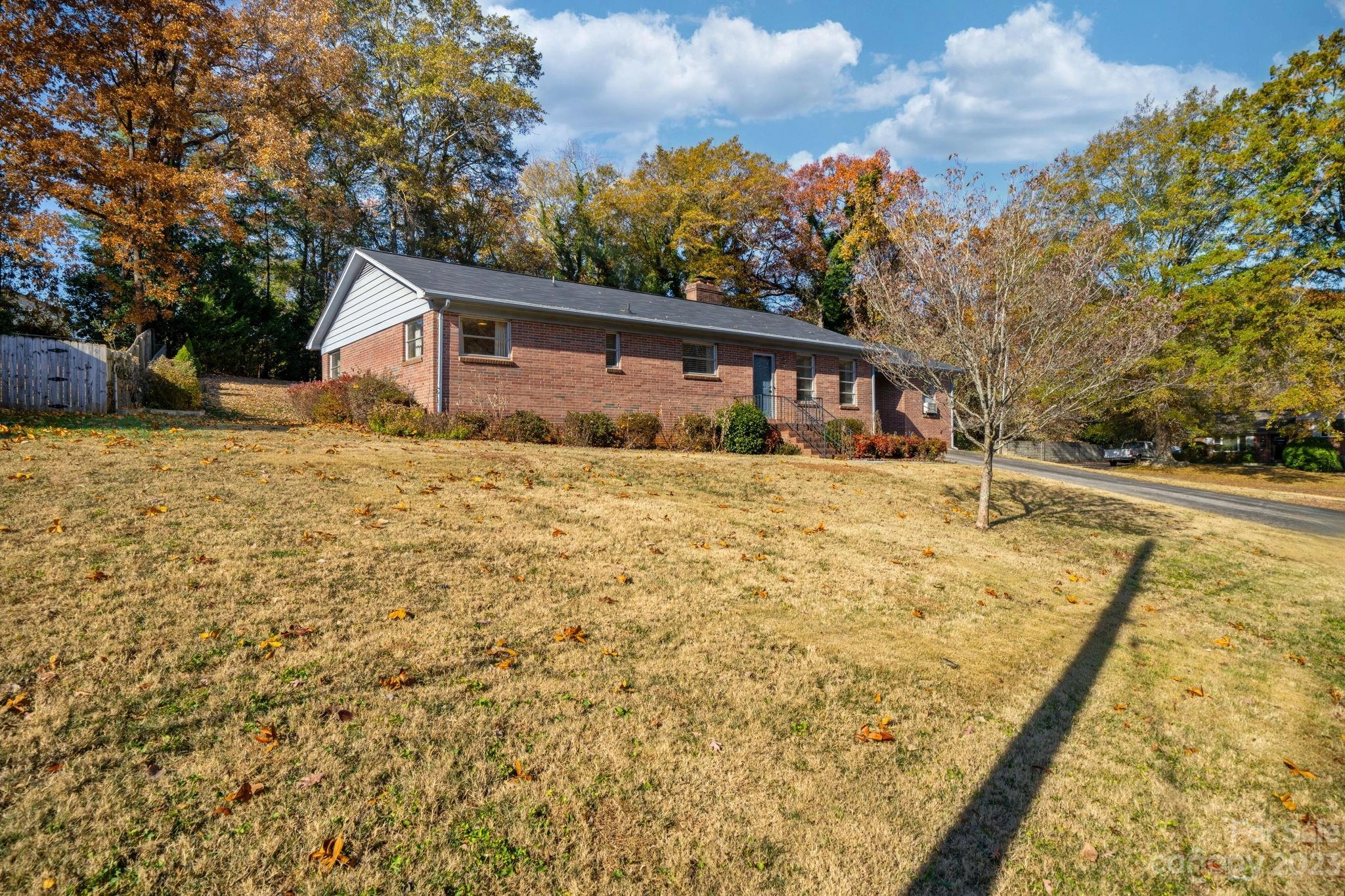 549 10th Street Nw Pl NW