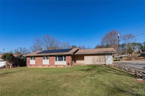 34 Starburst Dr, Etowah, NC 28729