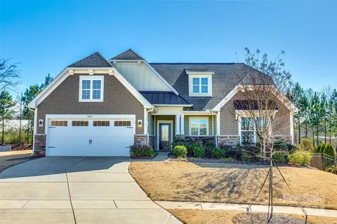 2010 Half Hitch Pt, Lake Wylie, SC 29710