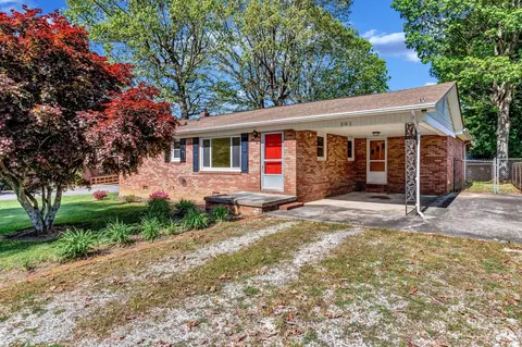 301 Stonewall Ave, Swannanoa, NC 28778