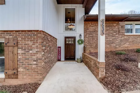 4535 Oakwood Cir, Gastonia, NC 28056