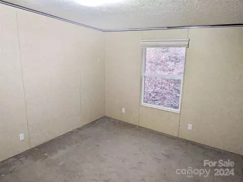 104 Walnut Dr, Leicester, NC 28748 photo 10