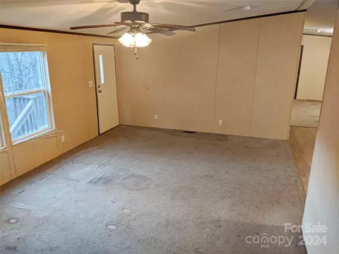 104 Walnut Dr, Leicester, NC 28748 photo 6