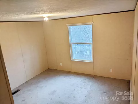 104 Walnut Dr, Leicester, NC 28748 photo 13