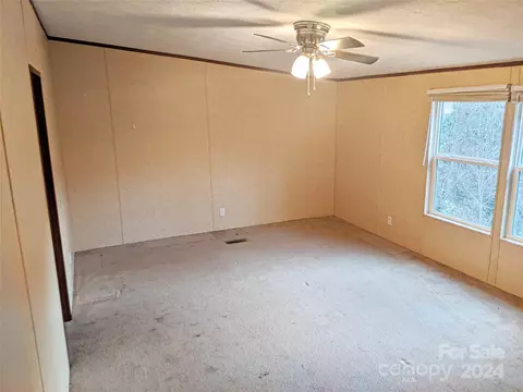 104 Walnut Dr, Leicester, NC 28748 photo 7