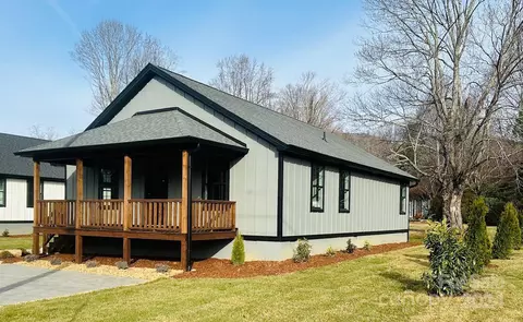 215 Flat Creek Rd, Black Mountain, NC 28711