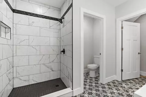 Bath - 32 Access Rd, Black Mountain, NC 28711 photo 2 of 7